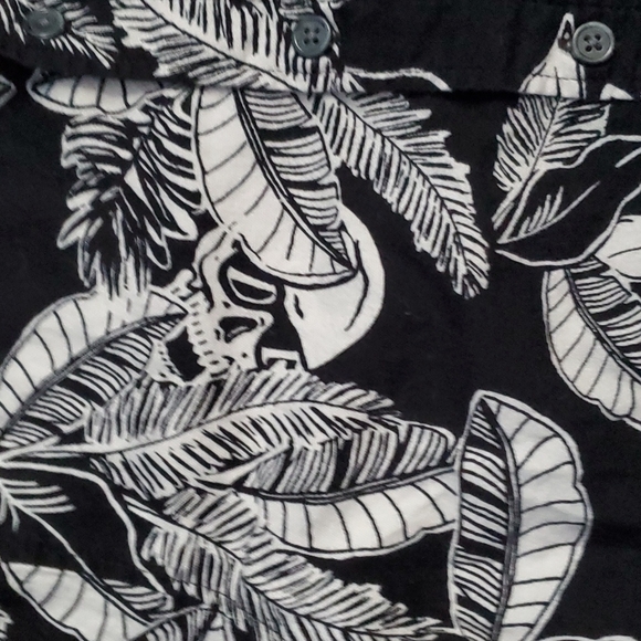 Boys Short Sleeve Button Down Shirts - Picture 4 of 11